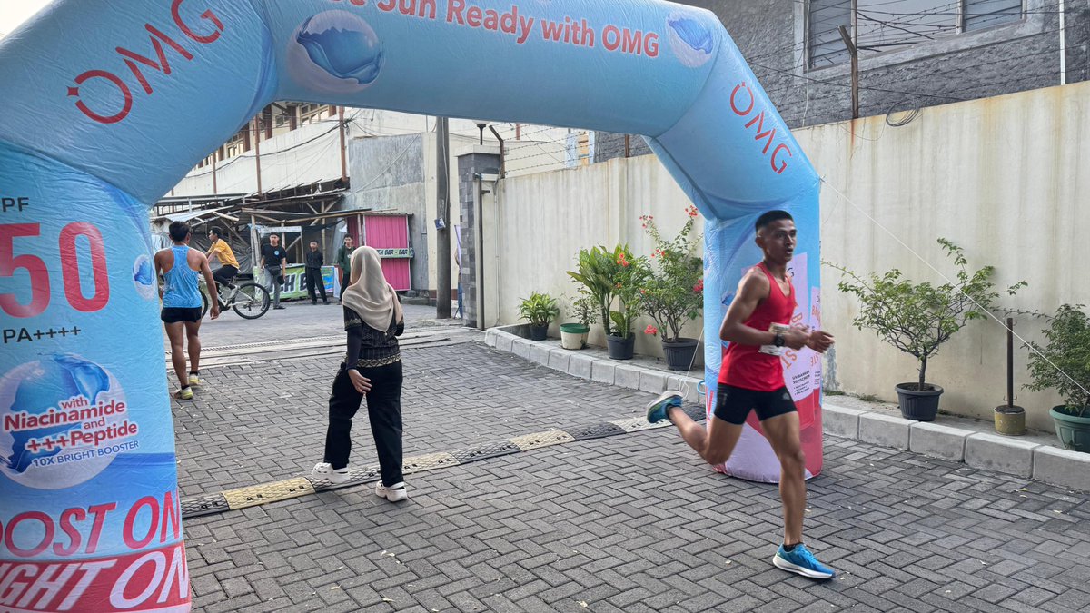yonif413bremoro's tweet photo. Sengat Tawon Bremoro dominasi Himasada Run

@yonif413bremoro @brigifmr6 @Divif2kostrad @Cakra_Kostrad @tni_ad @Puspen_TNI https://t.co/Kggp78bfz0