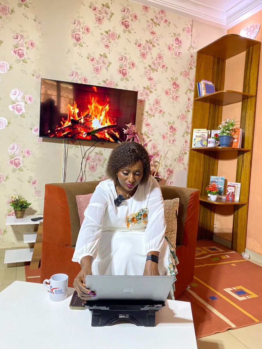 KalhouleC's tweet photo. Être femme, leader et africaine, c’est souvent faire ses preuves 3x plus pour être écoutée, acceptée &amp; respectée.
Dans des contextes instables &amp; exigeants, il faut diriger avec humanité, écouter &amp; co-construire avec les communautés.
Nos actions transforment!
 #FemmesLeaders https://t.co/FaLCZ3rQcU