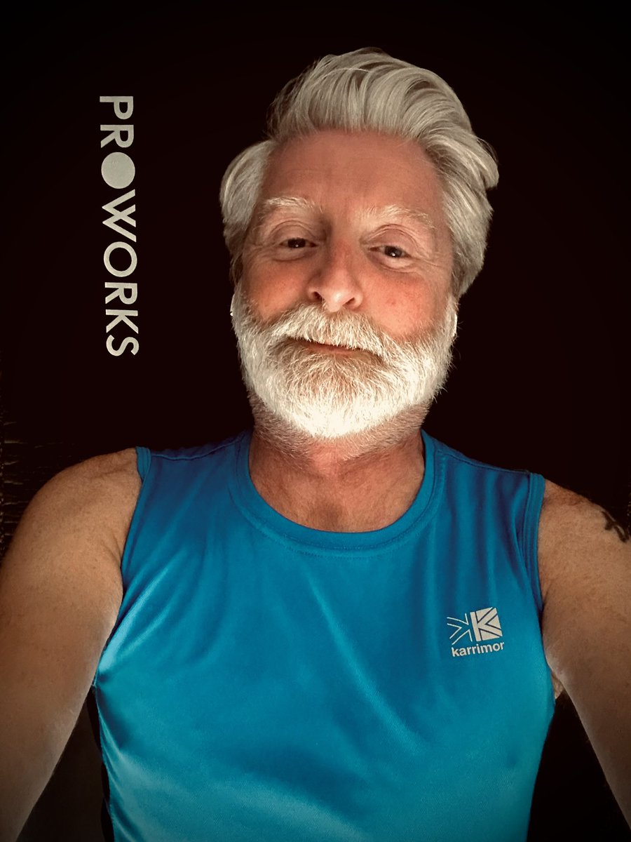 Dear God I’m a hot sweaty mess 👀😱