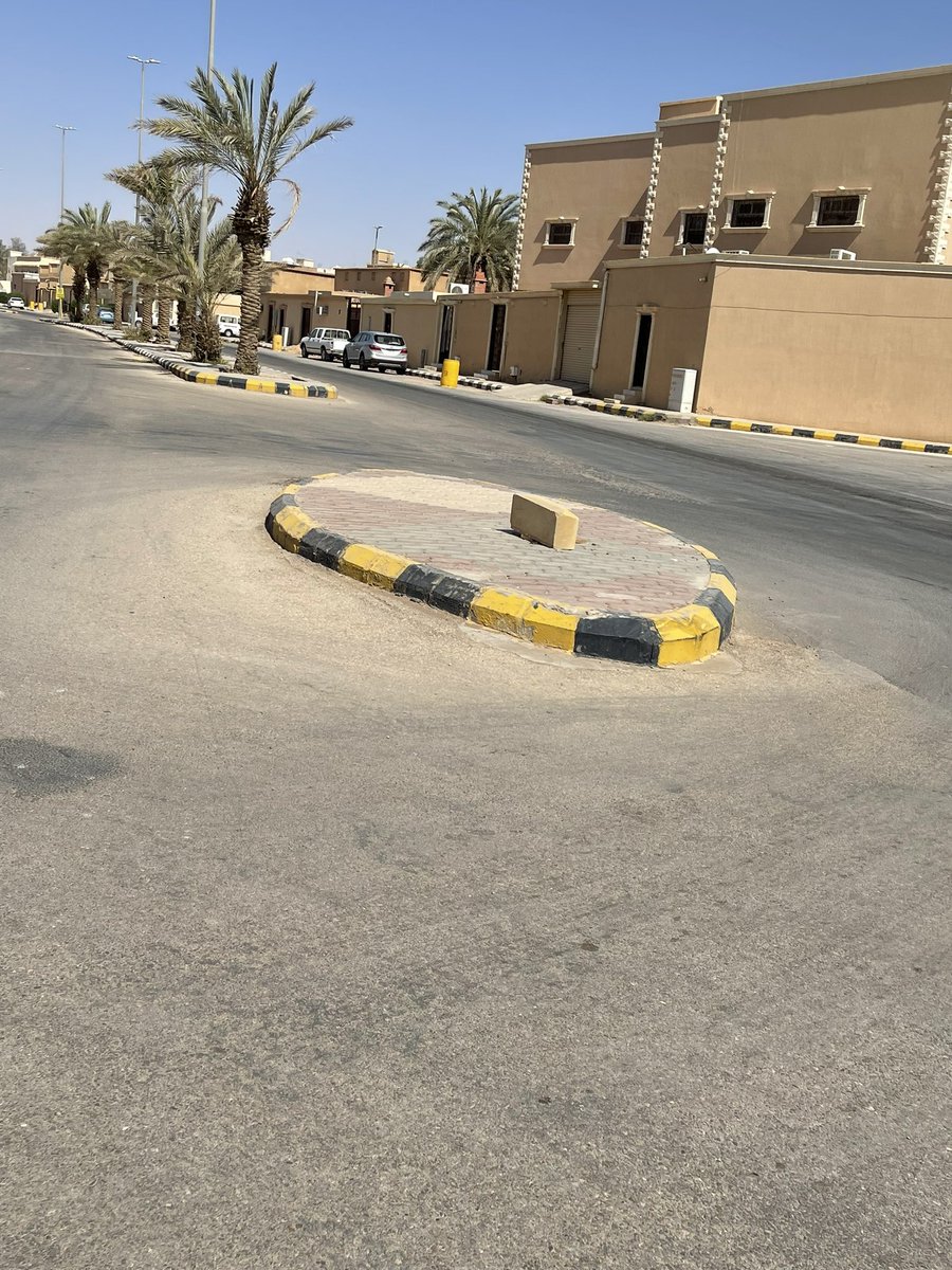 Sl00m_m's tweet image. بداية مراحل الدوار الطريقيه : 
هذا وهو صغير باقي ماكبر