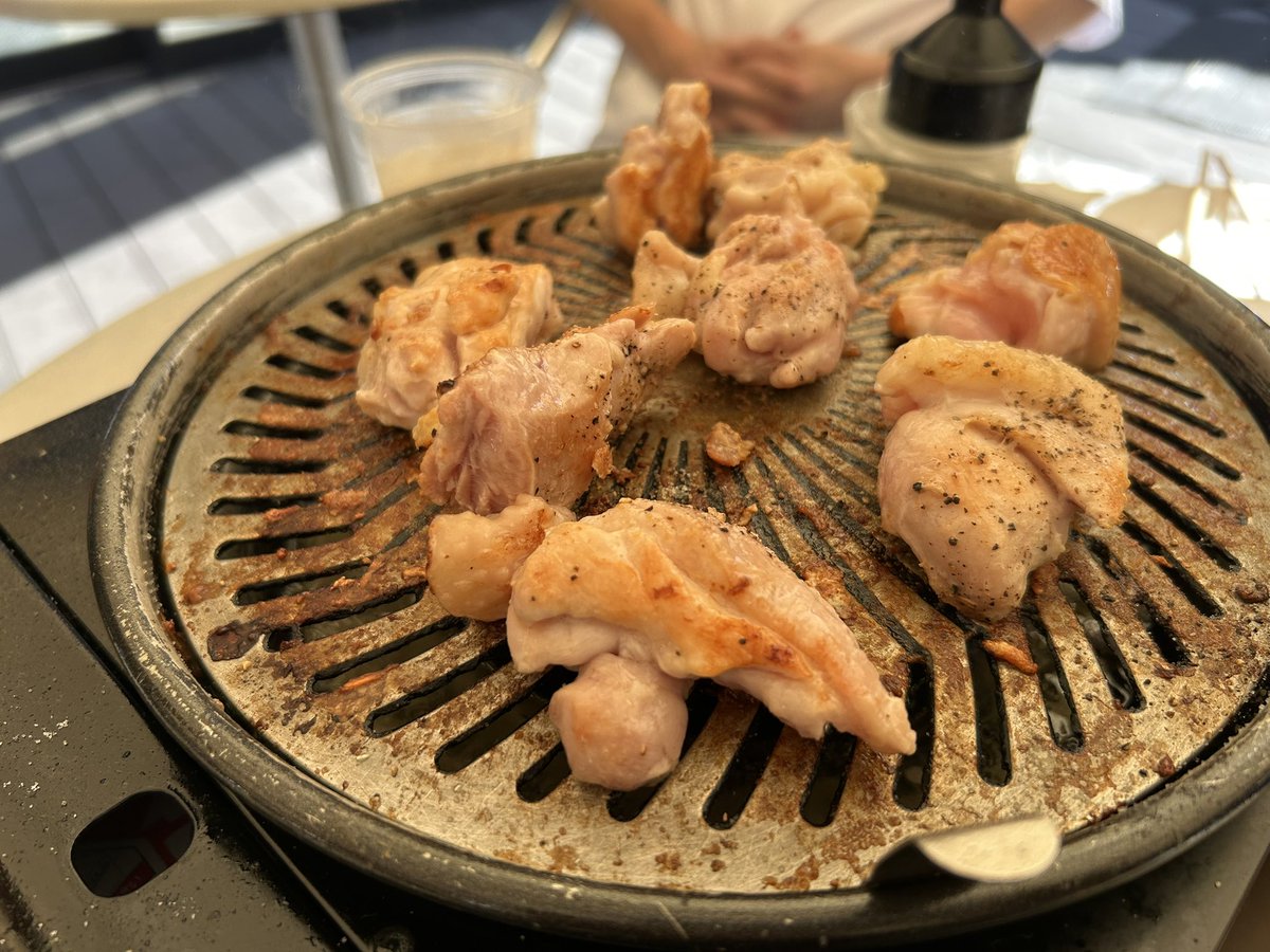 お疲れ様です。

3連休の真ん中

今日は仕事仲間でBBQ。

美味しいお酒をいただきます🍺