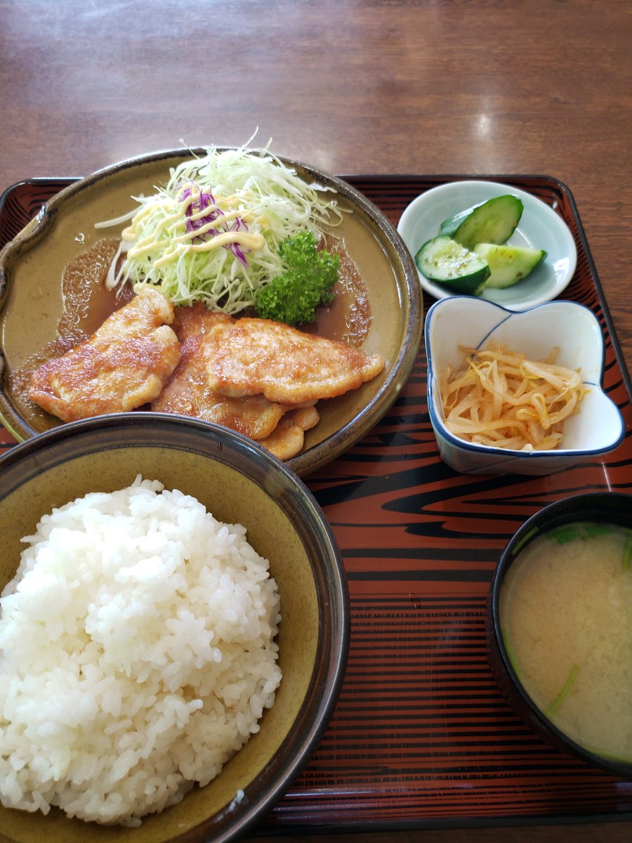 nao197085's tweet image. #ライダーの休日
先週、出入口が判明した林道を、逆から走り繋いで、+1本足して走ってきました✌️😁
森の中は涼しさが感じられるけど、山を下ると、暑い暑い☀️😵💦
久々に大竹さんの、ニンニクの利いた醤油タレの焼肉定食でスタミナ付けて、無事帰宅です😅
