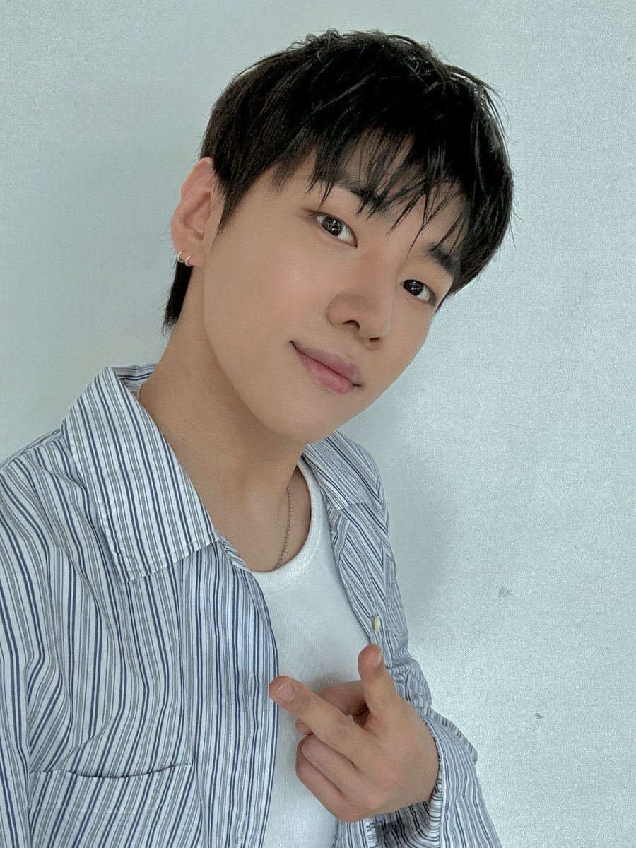 dkz_dy's tweet image. [📸] 250720 위드뮤 &apos;아리찬 티라운드&apos;

😽🧡☕️

#재찬 #JAECHAN
#JCFACTORY_vol2 
#PosterBoy