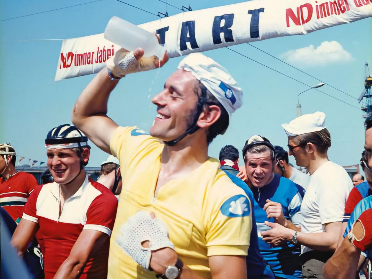RYSZARD SZURKOWSKI: el mejor ciclista polaco de la historia y uno de los mejores ciclistas de la categoría amateur, obligada para los corredores de los países comunistas. Ganó casi todas las carreras importantes en las que se les permitió competir