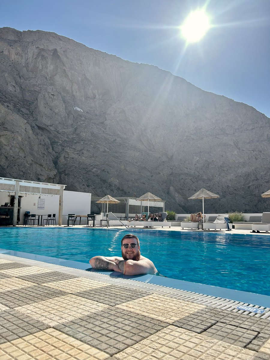Hmps_Finest's tweet image. Little Santorini break 🇬🇷 cya next week ☀️