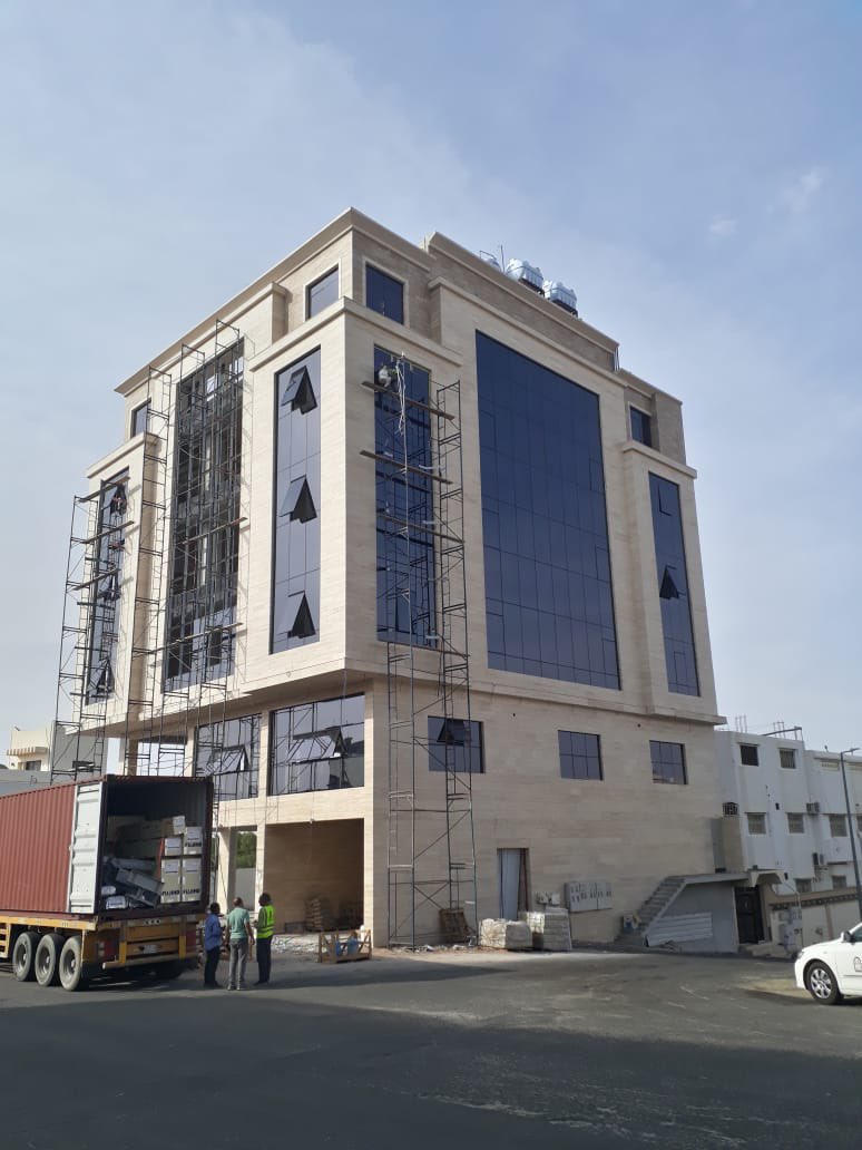 احد اعمالنا مبنى تجاري في خميس مشيط 

#مصانع_الحصان_للألمنيوم_والزجاج