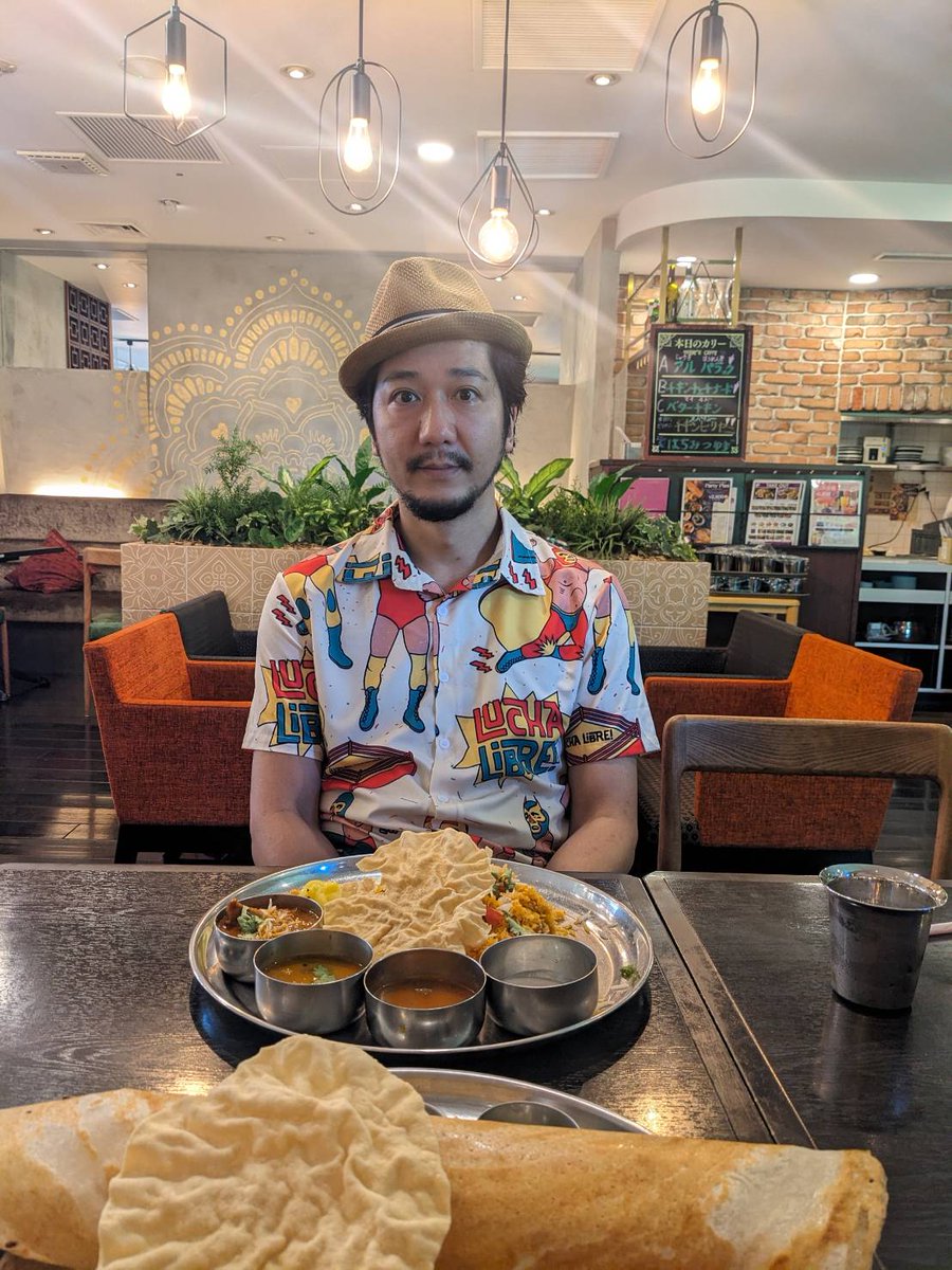 bousingot's tweet image. 今日は早起きして選挙行って、用賀のカレー屋でビリヤニ食べて、世田谷美術館で野町和嘉展を観たよ。暑かった〜。