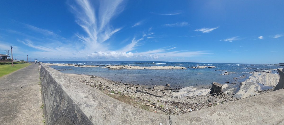 karupincurry's tweet photo. 晴れ渡る青空だった✨
めっちゃ気持ちいい☀
#旅行 #景色 #海の景色 #海 #空がある風景 https://t.co/hSzTP8qHAi