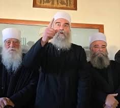 alshiriandawood's tweet image. #حكمت_الهجري يقدمونه كـ"زعيم روحي" يدعو لدولة مدنية، لكنه في الجوهر نسخة درزية من #حسن_نصرالله.
الميليشيا واحدة ، مهما اختلفت العمامة، فقط تتبدل السردية.