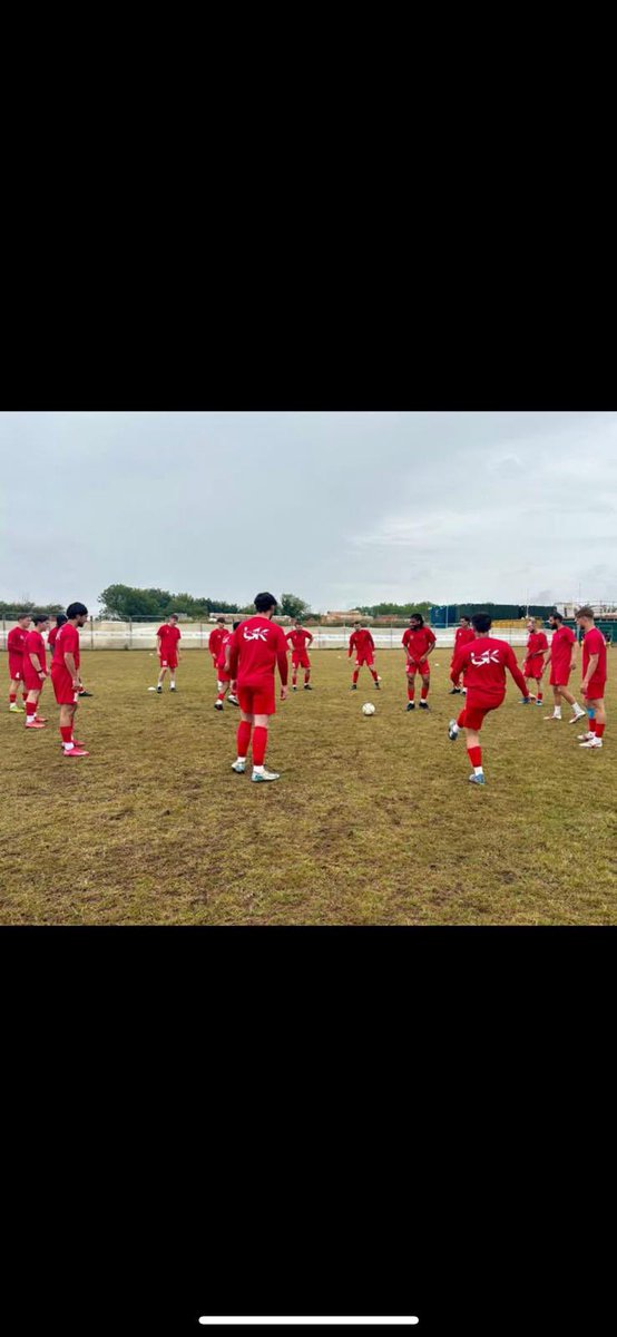 Huge thanks to Luke <a href="/LSKmartialarts/">LSK Martial Arts & Fitness</a> for sponsoring the first teams new training tops. 

The tops were worn yesterday for the first time and it was great to have Luke along at the match too. 

🔴⚫️⚽️🙌
