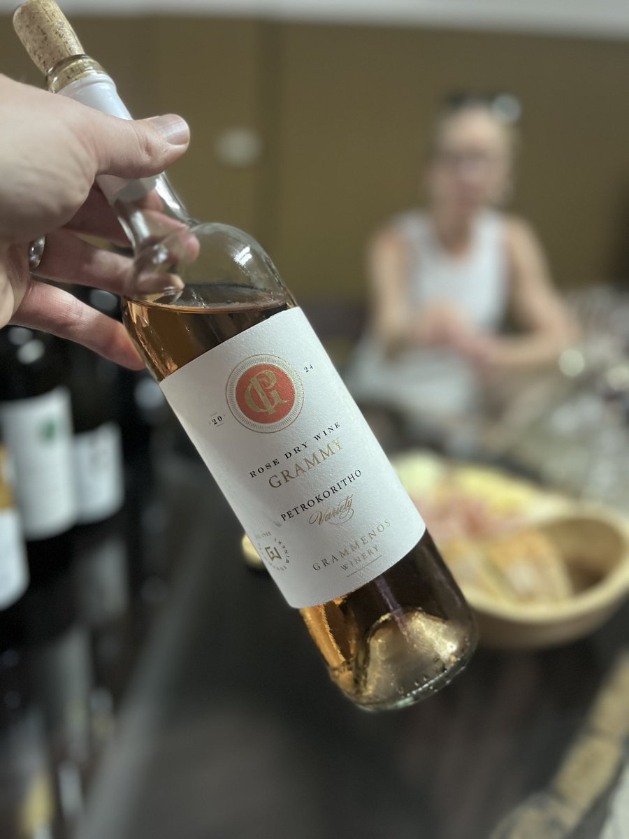 Will cheerfully admit to having zero knowledge of the Kakotrygis and Petrokoritho grape varieties before this visit to the brilliant Grammenos Winery on Corfu…now that gap in the knowledge is history! 🙏😎🥂