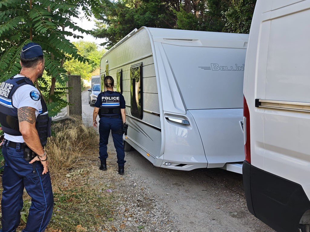 Yannick Ohanessian (@yann_ohanessian) on Twitter photo Ce dimanche matin, la <a href="/PMMarseille/">Police Municipale de Marseille</a> encadre le départ des gens du voyage installés au stade du Mouton. Comme je m’y étais engagé lors du dernier Conseil municipal, nous mettons tout en œuvre pour que les licenciés et les sportifs puissent rapidement retrouver leur terrain de jeu. Ce dimanche matin, la <a href="/PMMarseille/">Police Municipale de Marseille</a> encadre le départ des gens du voyage installés au stade du Mouton. Comme je m’y étais engagé lors du dernier Conseil municipal, nous mettons tout en œuvre pour que les licenciés et les sportifs puissent rapidement retrouver leur terrain de jeu.