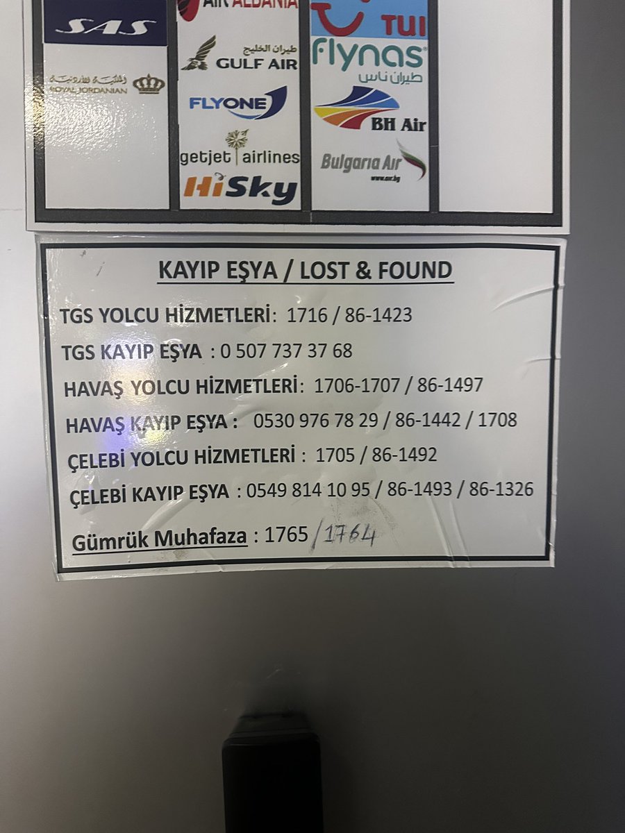gunay_narli's tweet photo. @BJVAirport  havalimanında yaşadıgım tgs kayıp eşya bürosunun iğrneç tavrıyla tutanak tutmadılar . @AJET_TR  sorumlusu olmadıgını tutanak tutulacak bir şey olmadıgını söyleyip işin içinden çıktılar . Valiz kılıfım yok fermuarım bozuk kopçası neden sorusuna cevap 0 https://t.co/TG1os0mSdB