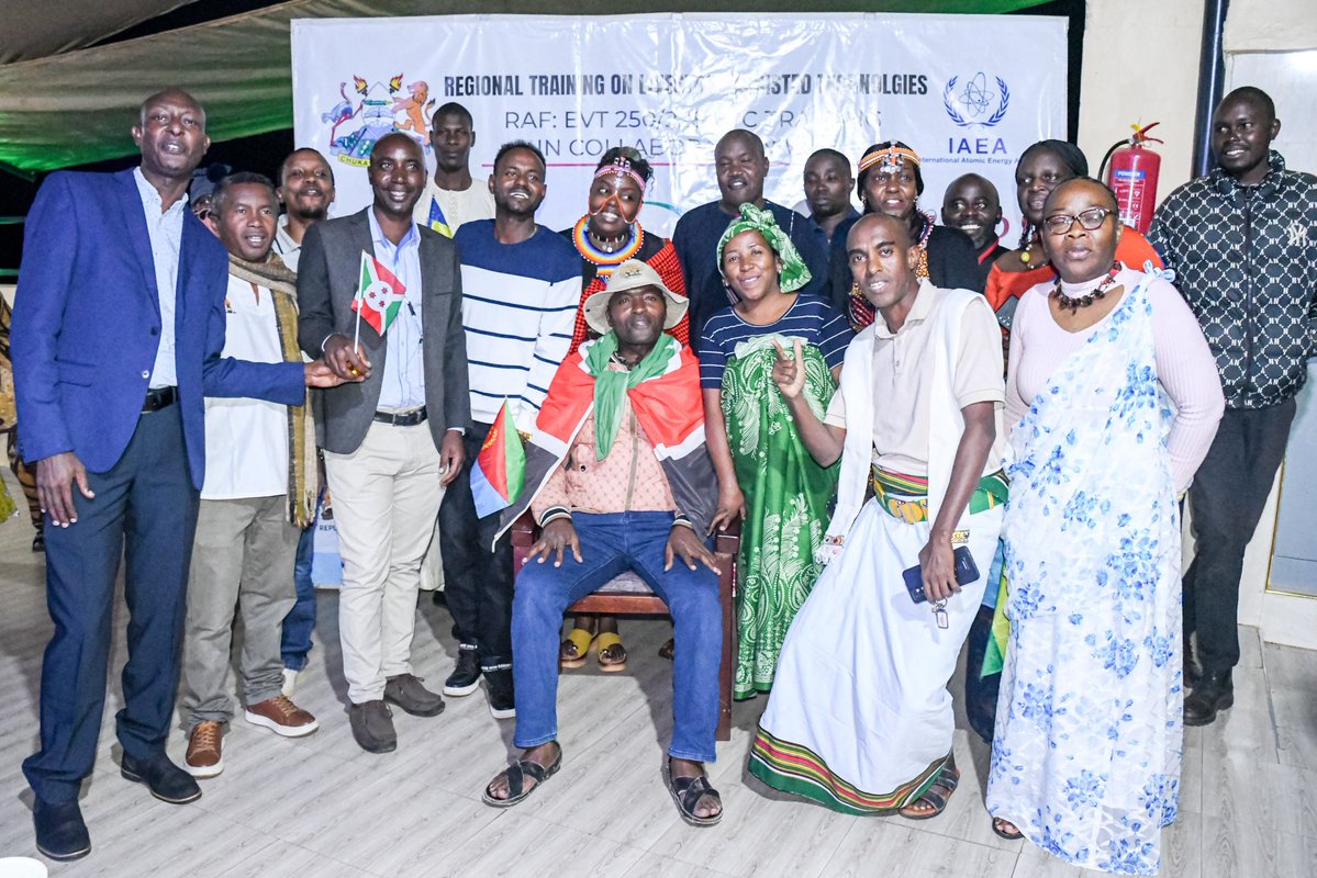 chuka__uni's tweet image. Day 6 came to a vibrant close with a lively Cultural Night that brought together participants from diverse backgrounds in a celebration of identity, heritage, and unity. The evening offered a rich tapestry of cultures, expressed through traditional attire, music, dance, and…