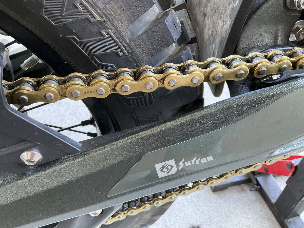 KTM819O4's tweet image. #Surron #UltraBee #チェーン注油 #積み込み #Nagmotors 
乗る機会がほとんど無くなったので手放します！