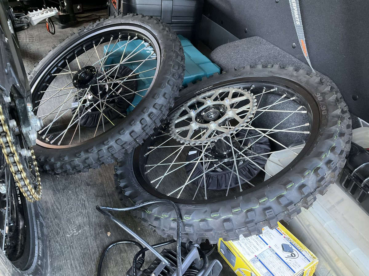 KTM819O4's tweet image. #Surron #UltraBee #チェーン注油 #積み込み #Nagmotors 
乗る機会がほとんど無くなったので手放します！