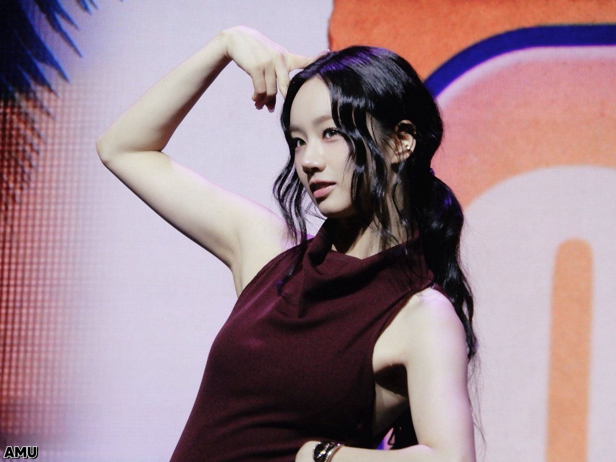 amu01888's tweet image. 250719
Hyeriโs Studio in HK
์ธ๋ ์ง์ง ๊ฒ์ ์ฒ์ฌ์ผ! ๐ฎ
@hyeriherihey
#์ดํ๋ฆฌ #ํ๋ฆฌ #Hyeri #ๆ ๅฉ