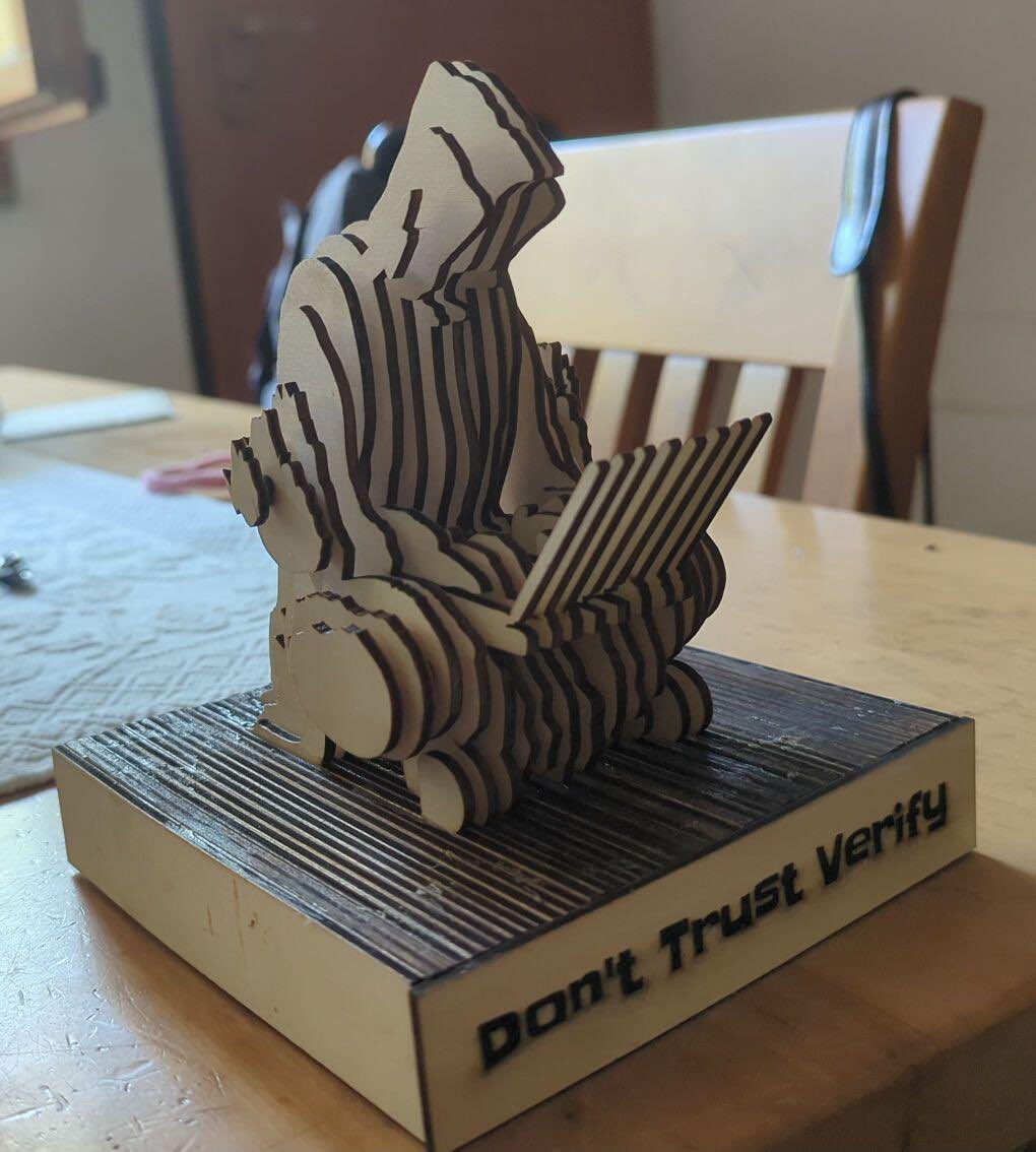bitpigeon2100's tweet image. 사토시 입체 모형이 마켓이 떳다.👀
Satoshi (pieces) : 36000 sats.
#plebeianmarket: Inspired by Satoshi Nakamoto state tribute in Lugano , plywood, assembled statue size 14x14x16cm;
plebeian.market/products/andre…