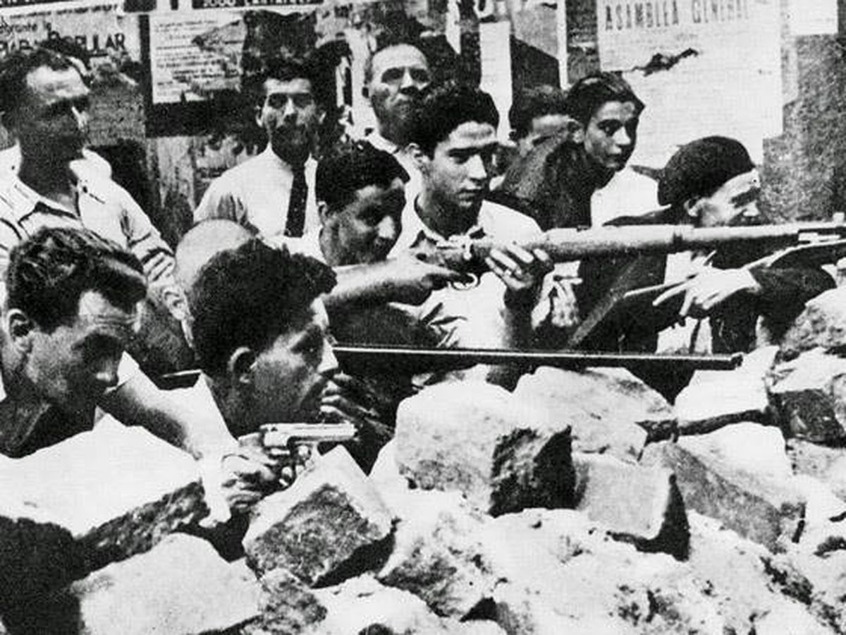 jordi_kanet's tweet image. Avui fa 89 anys de la victòria de la Batalla de Barcelona de 19 i 20 de juliol de 1936.
On milers de ciutadans i les forces lleials, van aixecar-se en armes contra la rebel·lió militar feixista...
Un record i homenatge per a tots els seus herois, avui covardament silenciats...