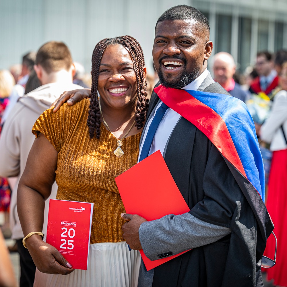 Scotland's tweet image. Congrats to all the students graduating this summer from universities and colleges across Scotland 👏 You did it! 🎉
📷 @UofGlasgow
📷 @EdinburghUni
📷 @StirUni
📷 @EdinburghNapier
#StudyinScotland #ScottishUniversities #ScottishUni #Scotland
