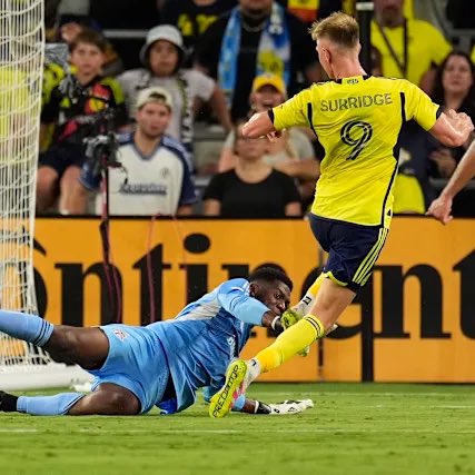 EnglishAbroad1's tweet image. 馃嚭馃嚫 Another game, another goal for Sam Surridge last night! He scored the winner for Nashville over Toronto. His 18th goal of the season means he continues to keep pace with Lionel Messi in the race for the #MLS golden boot.