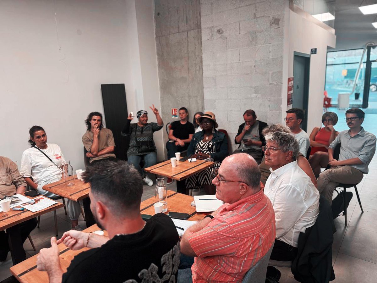 LFIsaintouen's tweet image. ☀️ Il y a quelques jours, nous organisions une audition populaire sur le logement !
Avec des membres de collectifs, d’associations de représentant•es de locataires, des ex-élu•es et habitant•es pour travailler sur ce vaste sujet, central dans le quotidien de toutes et tous 🤝
