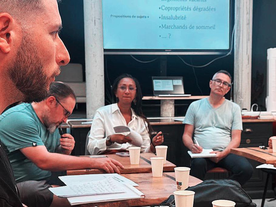 LFIsaintouen's tweet image. ☀️ Il y a quelques jours, nous organisions une audition populaire sur le logement !
Avec des membres de collectifs, d’associations de représentant•es de locataires, des ex-élu•es et habitant•es pour travailler sur ce vaste sujet, central dans le quotidien de toutes et tous 🤝