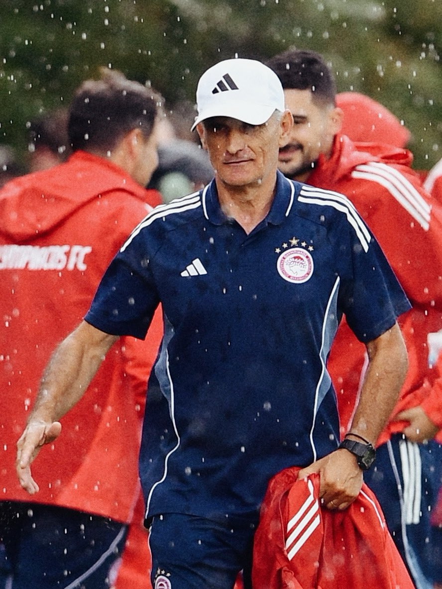 RedDuckling's tweet image. Έλα γατάκι καύσωνα. #OlympiacosFC