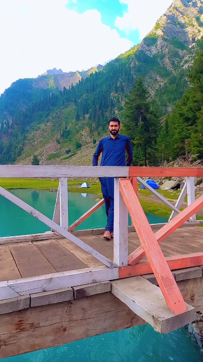 تجھ سے دوری کاہمیں دکھ تو بہت ہے لیکن  
تیری  قُربت  کے ہم  اسباب  کہاں سے لاتے؟؟

#GilgitBaltistan 🌸