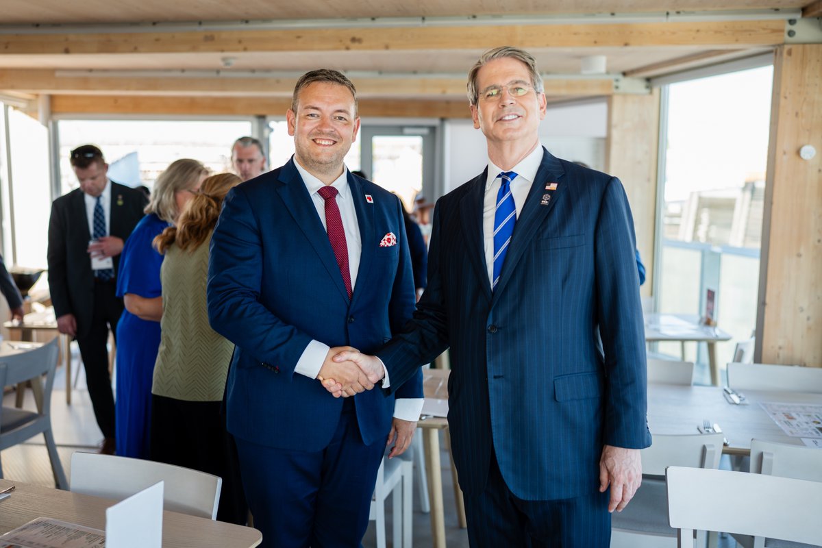 OndrejSoska's tweet image. 🇨🇿🤝🇺🇸 On the occasion of the U.S. National Day at @expo2025japan, we had the honor of welcoming a distinguished 🇺🇸 Presidential Delegation lead by @SecScottBessent to the Czech Pavilion @expo2025czechia.
Thank you for your interest in the Czech Pavilion, engaging discussions…