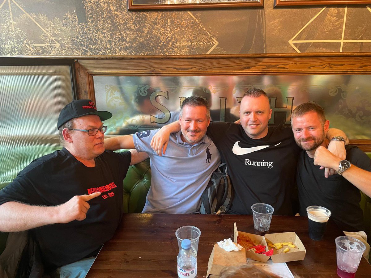 SteveSpevack's tweet image. Met some absolute X boxing legends yesterday before the fight @h_hkan @AstonDarren @BoxingShrew & @alexleboxe (he wasn’t in the photo)
It was great catching up with these incredible people. So much knowledge all around. And yes, I was completely wrong about the Okolie fight! 😂