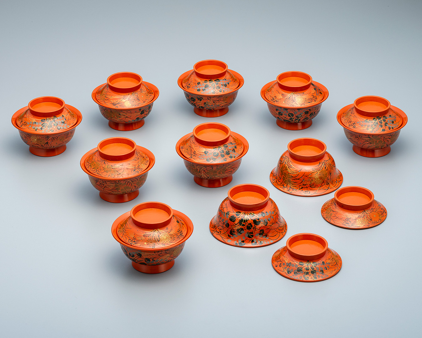 府中家具 松創 姿見 橘型 秋草に朱 漆塗 金蒔絵 全身鏡  着付 着物 展示会 府中家具 松創 姿見 橘型 秋草に朱 漆塗 金蒔絵 全身鏡 着付