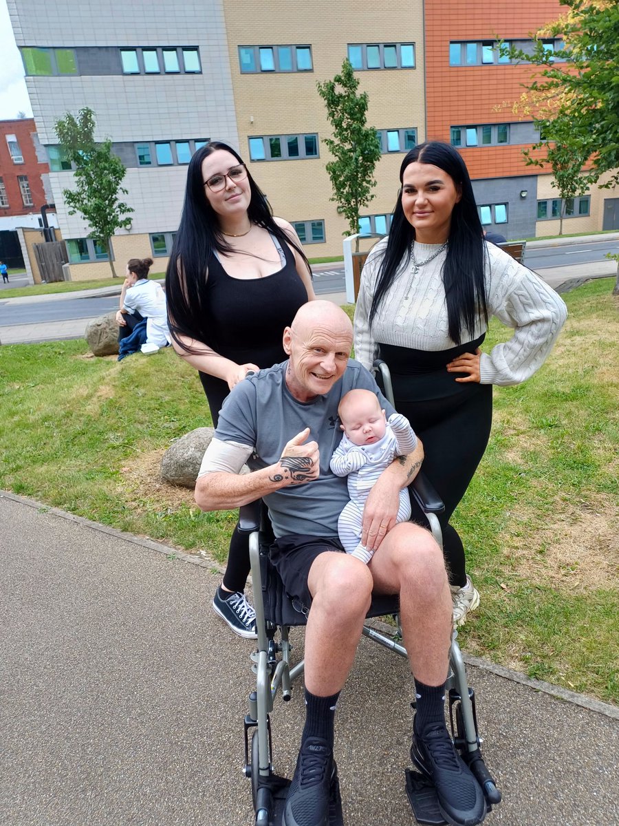 Royston56428882's tweet image. Bbc news is right always get checked out no matter how small you might think the problem is.This is a 2 year difference kidneys ached since going docs im fighting Lymphoma cancer for 2nd time and its been one massive struggle but im alive an happy again 😊