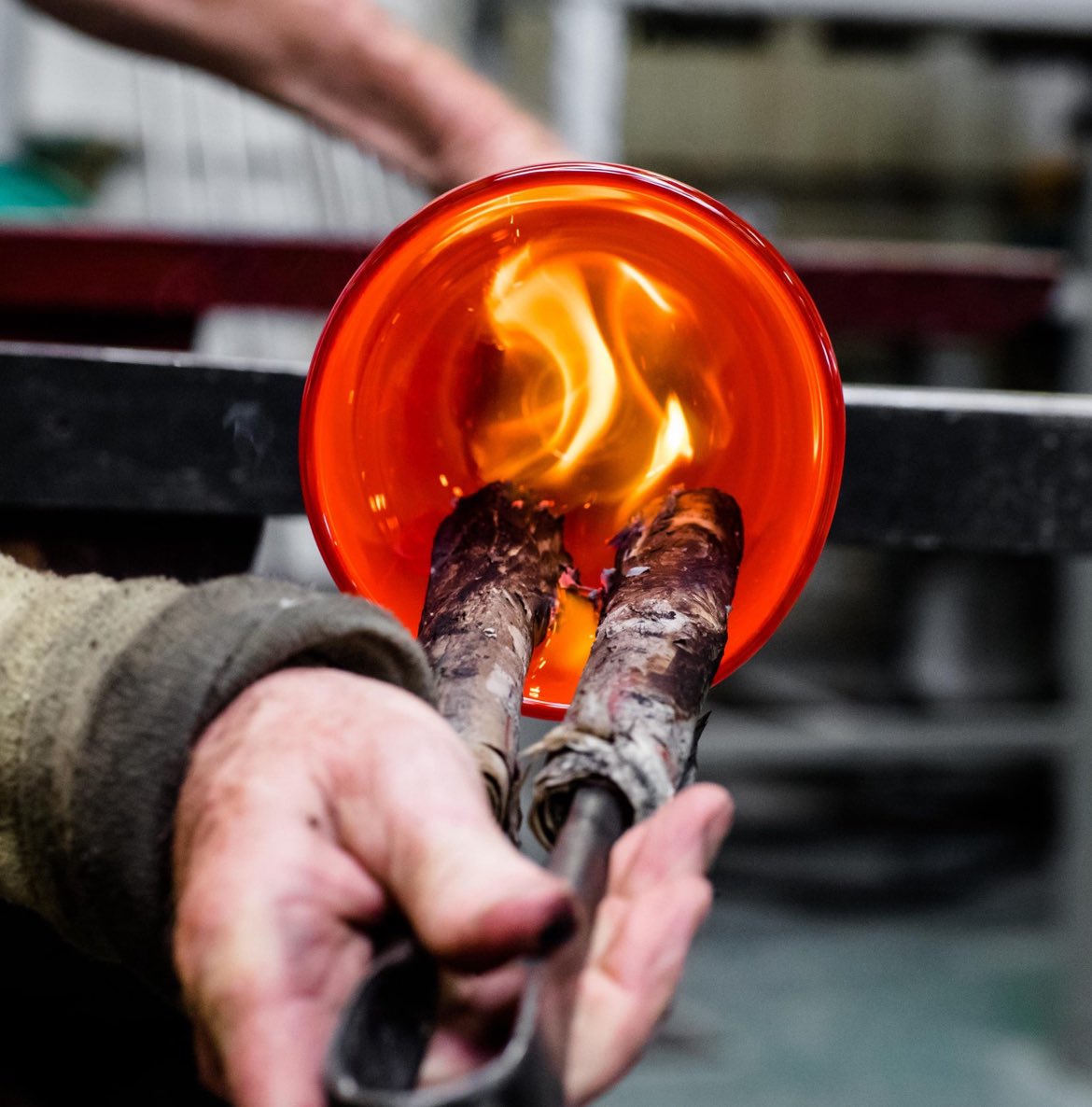 Bran509's tweet image. ❤️Alum Bay Glass ❤️
Established in 1972, Alum Bay Glass at @VisitTheNeedles is the Isle of Wight’s longest-established glassmaker producing beautiful and unique glassware with live demonstrations from our brilliant glass technicians. The best 👍
From all range of animals,…