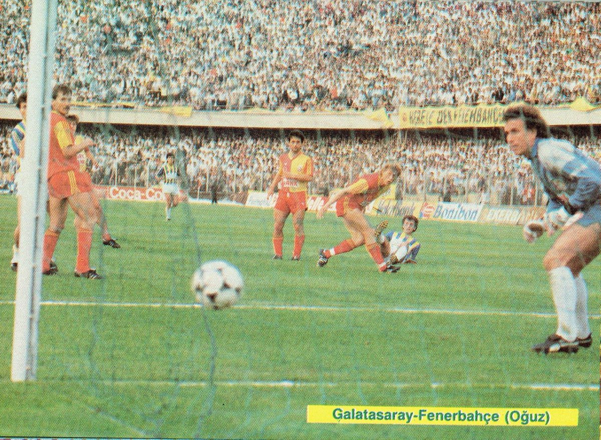 FBTarihiOrg's tweet image. İzleyenlere, özleyenlere, bilmeyip de merak edenlere efsane 1989 sezonundan canlı hatıralar... @H1907K arşivinden.