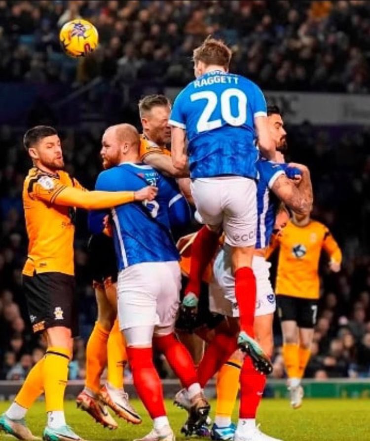 PompeyPatter's tweet image. 20 days until @Pompey kick off the season, so it’s time for another #CountdownToKickOff and today it’s number 20.. @SeanRaggett .. a man that gave everything for #Pompey & put his body on the line every time he put on the shirt! What’s your favourite memory of Rags?