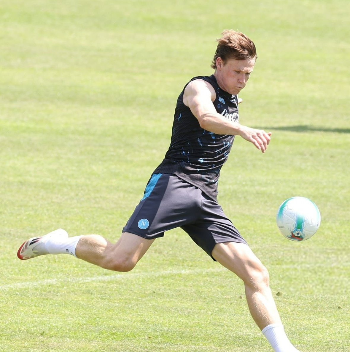 Scott McTominay huge bulge