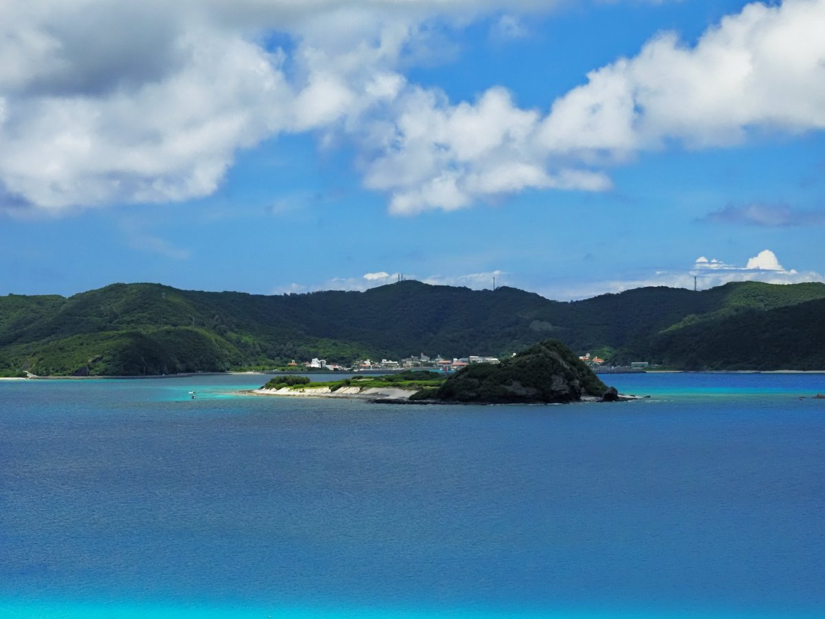 mokipy's tweet image. 今日は☀️☁️☔🍃と天気は大忙し😵
明日は晴れますように!
と天気がよかった日の風景を置いときます
#沖縄 #風景 #海
#photograghy #スナップ
本日もお疲れさまでした。