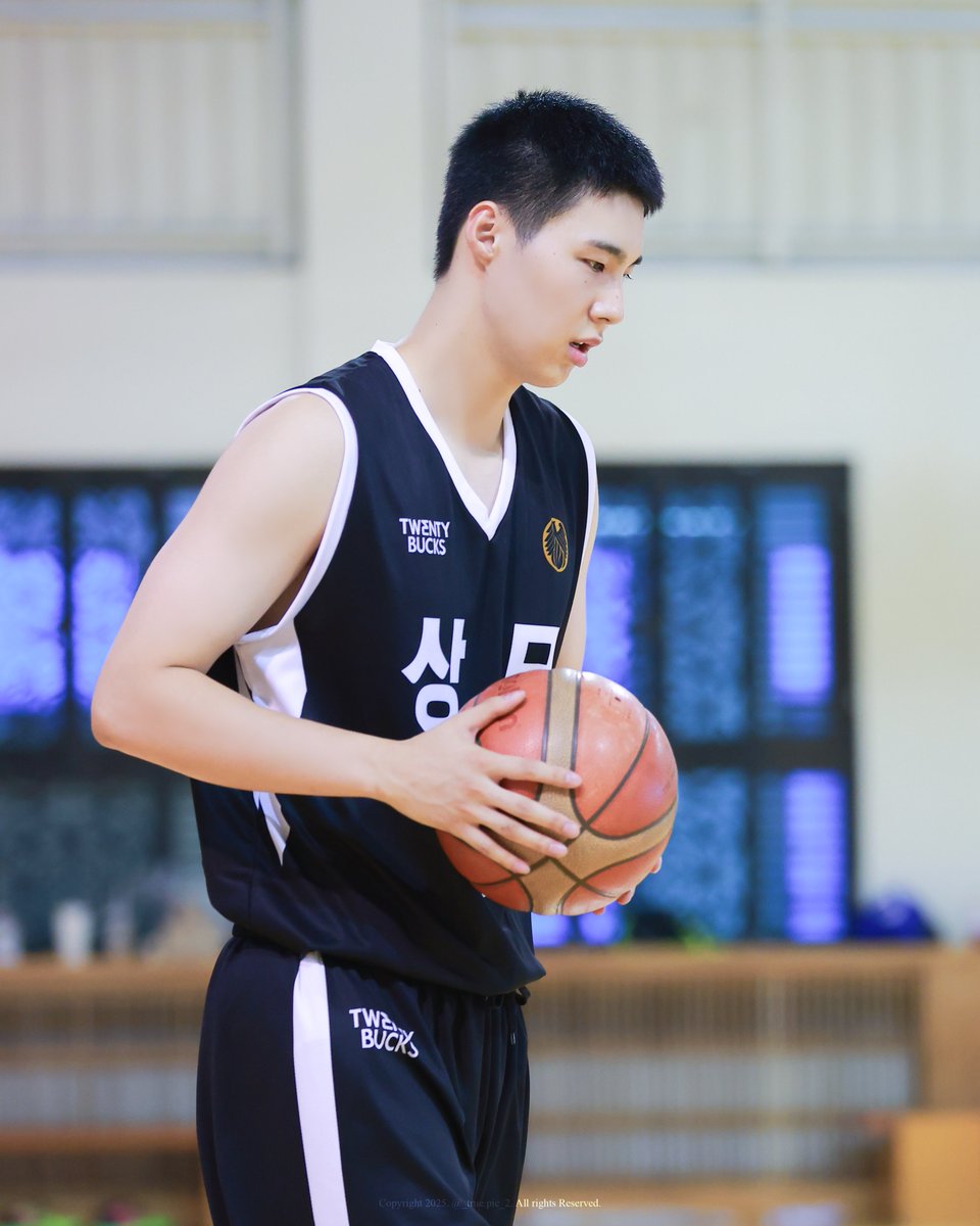 _truepic_2's tweet image. 밤톨 민석이 보실 분 ㅋ.ㅋ 

#울산현대모비스피버스 #국군체육부대 #상무농구단 #신민석