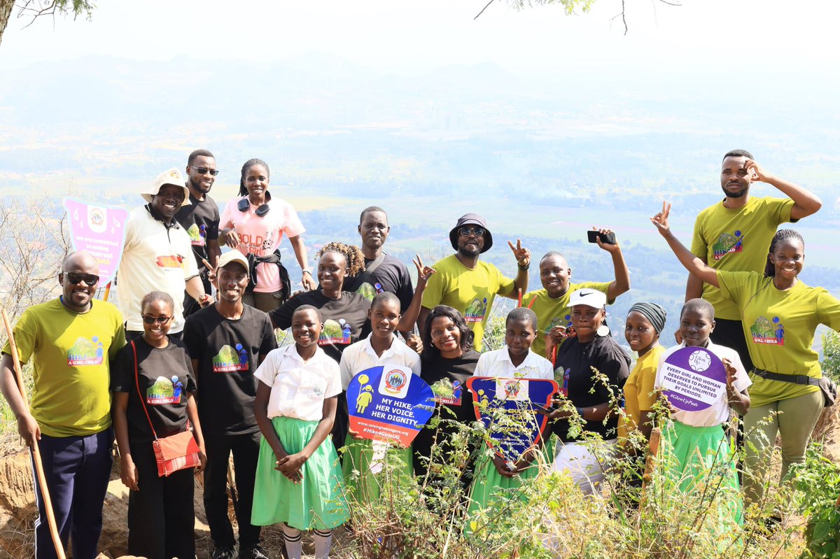 ninyesigar's tweet photo. #OmutimaOmugabi 🇺🇬🎤

"Mountains never meet, but people do" 〰️ Lumasaba Proverb @CivLegacy_F

#Hike4GirlsUg Tororo 🇺🇬
#MovementForGenerosity 🇺🇬
#PhilanthropyWeek2025 🇺🇬 https://t.co/9RhzE6pENv