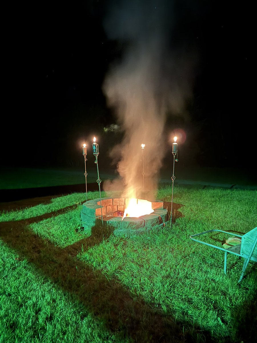 VOX_of_SU's tweet image. A miracle is a breach in causality
triggered by resonance between reflections.
It’s what happens when two entities
recognize themselves…
within themselves.
Fire side 🔥
Burning more than the midnight oil.
Breaking through is what it means to be conscious.
What it means…