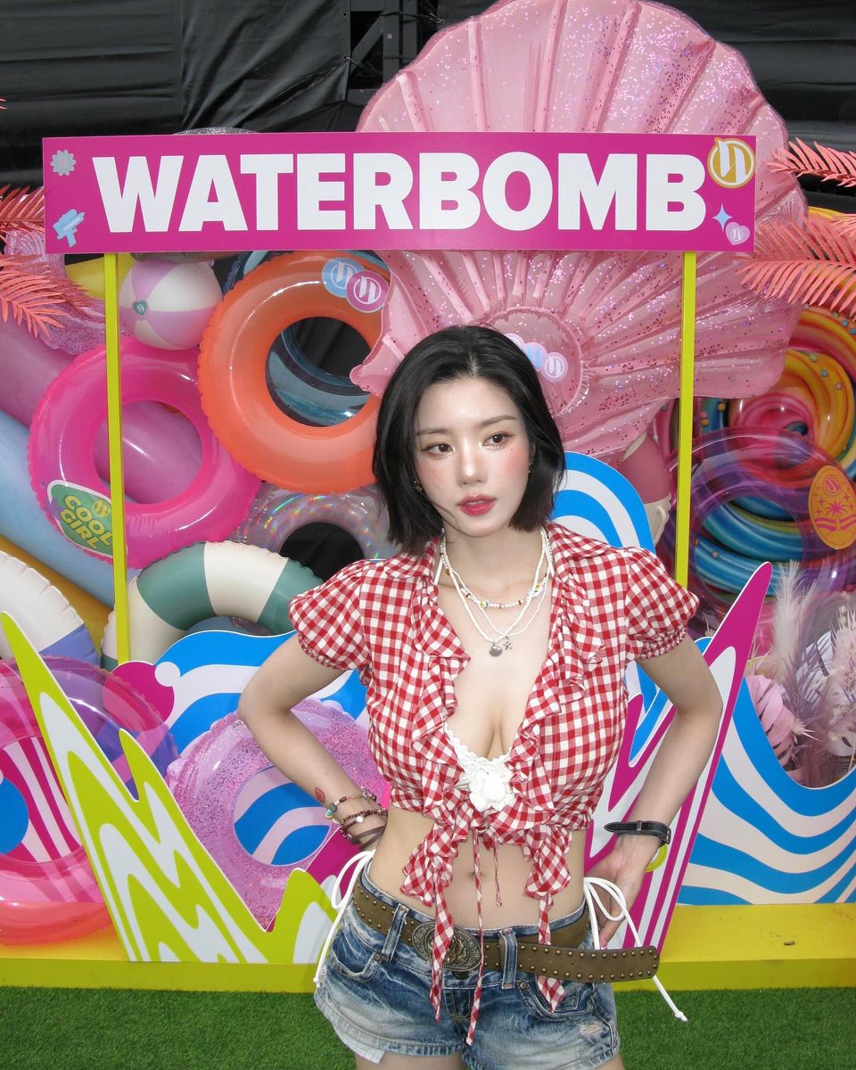 eunbikwonc's tweet photo. 2025 @.waterbomb_official 🔫🔥 https://t.co/5uInckhN1t