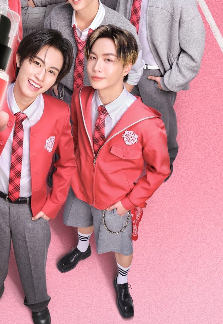 Momotarozi's tweet image. ชุดน่ารักมากกกกก ♥️

#JUNGT 
 #SUNSILKxBUS