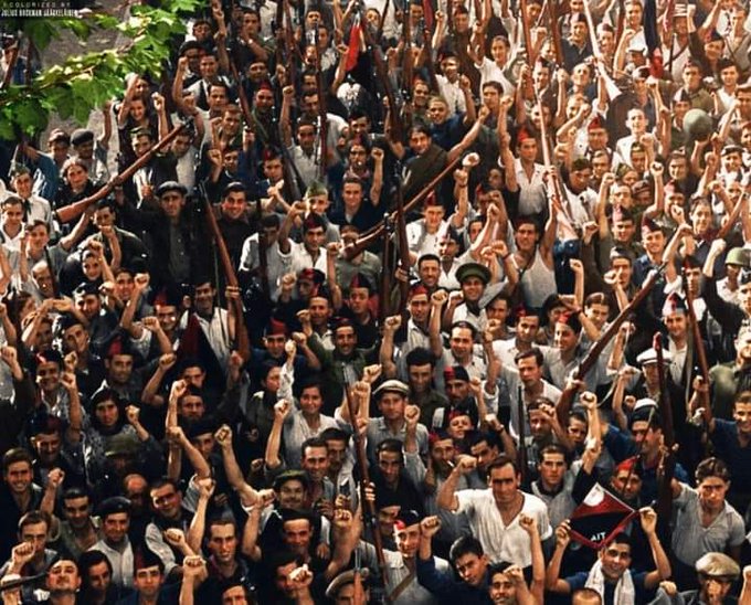 anarquia_p's tweet image. Seguimos recordanso a aquellos que demostraron una vez más lo posible de la lucha y la libertad como relación que acrecienta las potencias. Iletrados y pobres en su mayoría, socializaron riquezas, vencieron policías y ejércitos, y mostraron cómo organizar la sociedad sin Estado.