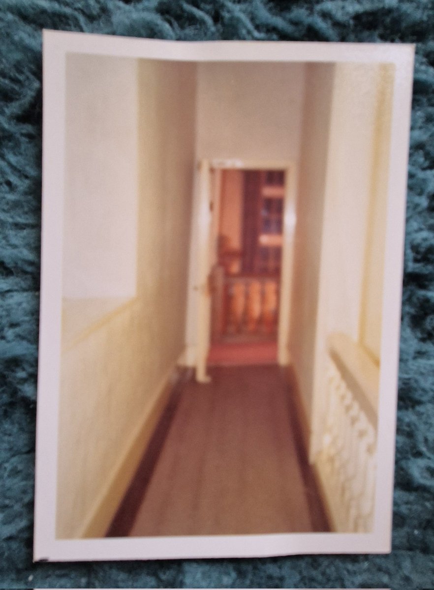 MarkYarksHopper's tweet image. From the Alan Roper files photos from a Ghost Club Investigation Farnham Castle 1974. L-R from back-Joyce Underwood,Alan Roper,Elizabeth Cox,Tony Broughall,Geoffrey Jordan,Peter Underwood,Wilfred Grenville,Grey.
