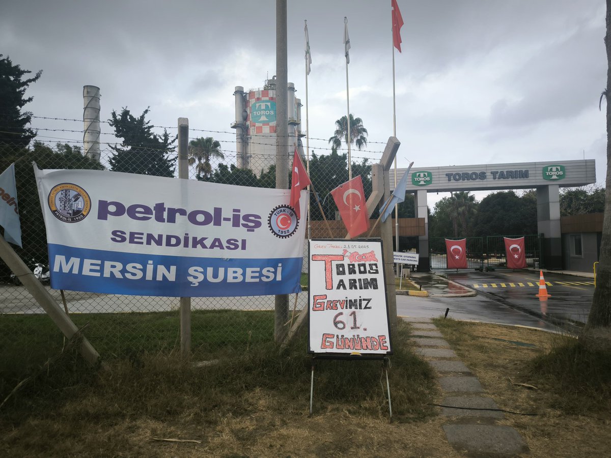 Petrol-iş Mersin Şubesi (@mersinpetrolis) on Twitter photo Toros Tarım'da Grevimizin 61. Günü...
<a href="/tekfen_holding/">Tekfen Holding</a> <a href="/torostarim/">Toros Tarım</a> #tekfenholding #torostarim #petrolis #petrolismersin
#direnedirenekazanacağız #kazanacağiz
#işçilerinbirliğisermayeyiyenecek Toros Tarım'da Grevimizin 61. Günü...
<a href="/tekfen_holding/">Tekfen Holding</a> <a href="/torostarim/">Toros Tarım</a> #tekfenholding #torostarim #petrolis #petrolismersin
#direnedirenekazanacağız #kazanacağiz
#işçilerinbirliğisermayeyiyenecek