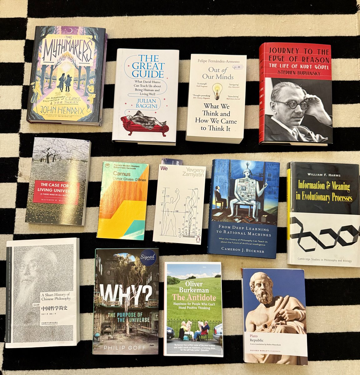 paraschopra's tweet image. My haul from Oxford!
It’s a heaven for book lovers; so many oddball books that are impossible to find in mainstream stores.