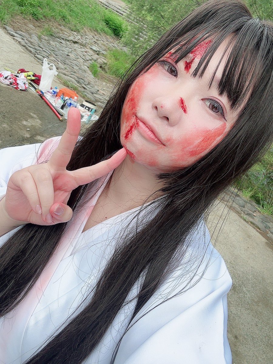 YMNSK1109's tweet photo. 暑かったしめちゃくちゃ血塗れになってきた
川で流しそうめんになるの楽しかったー！！
 #夏の尹本丸2025
 #尹本丸 https://t.co/4304LaXPDl