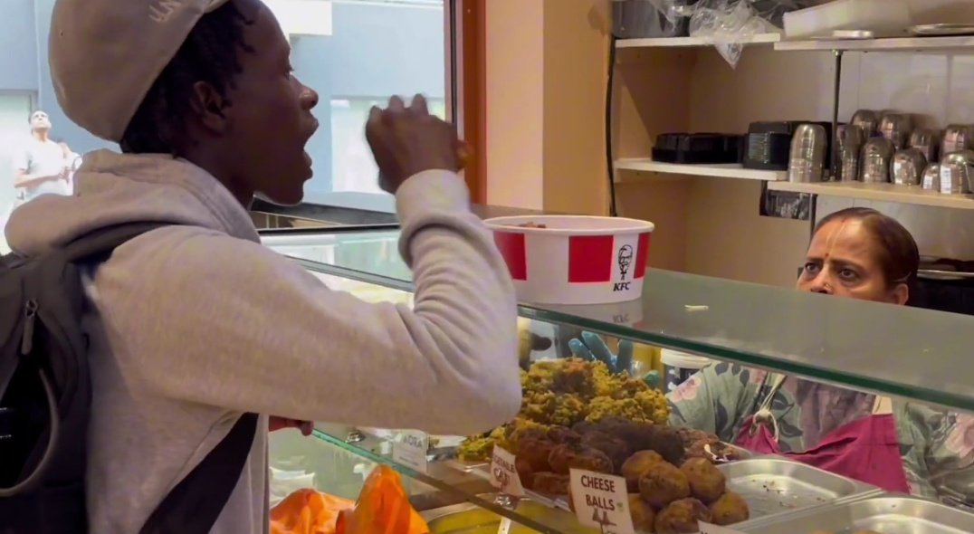 techmahindra64's tweet image. SHOCKING NEWS 🚨 African-British man forcibly eats chicken at ISKCON Govinda’s restaurant in London.

MAN (Enters): Only veg food here?

STAFF: Yes, only vegetarian food. What would you like?

Then he pulled out KFC chicken and began eating it inside