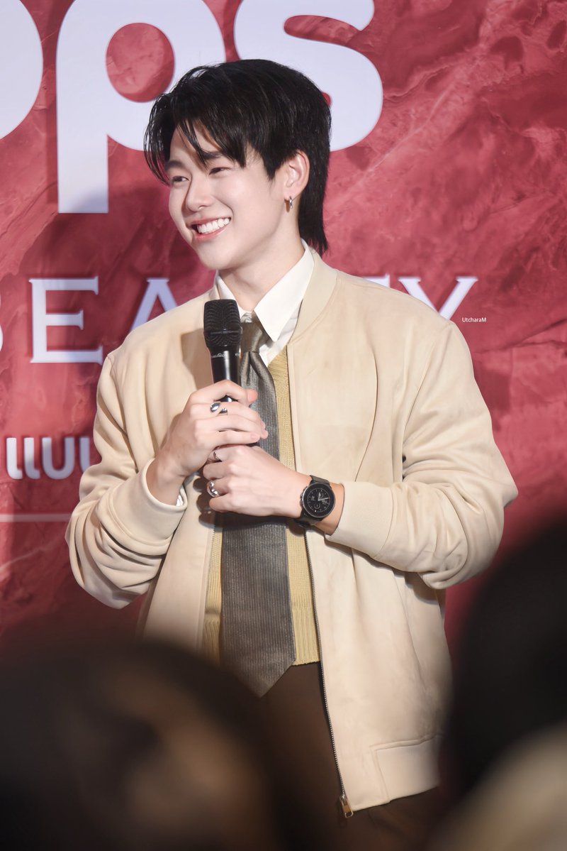 UtcharaM's tweet image. 250720 ต้าวยิ้มหวาน ☺️
KRIT TOPS OF BEAUTY
#PanteneXKrit
#TOPSofBeauty2025
#KRITngamtanakijja #krmjtc